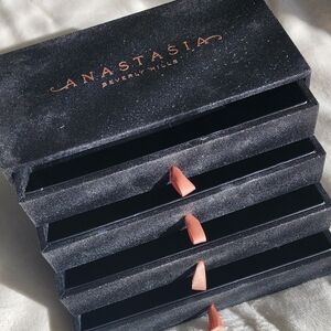 Anastasia Beverly Hills Eyeshadow Palette Storage
